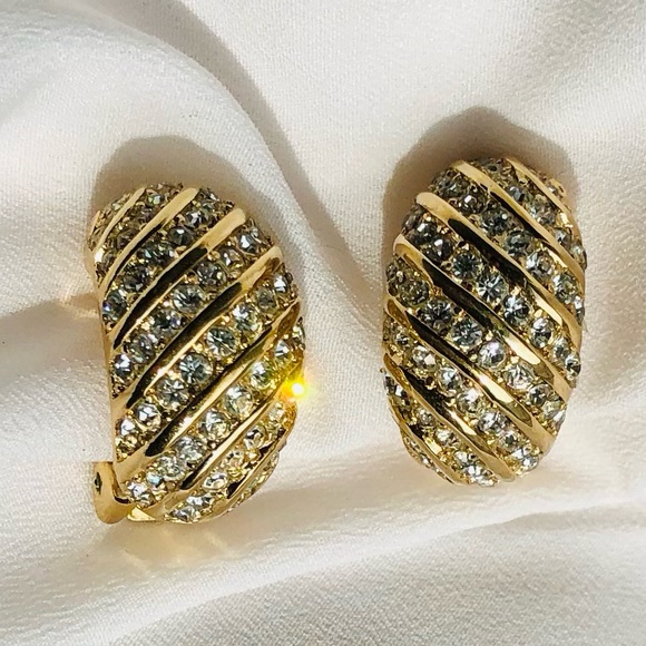 Vintage Christian Dior Diagonal Swirl Crystal Yellow Gold Plated Clip-On Signed - Picture 4 of 7